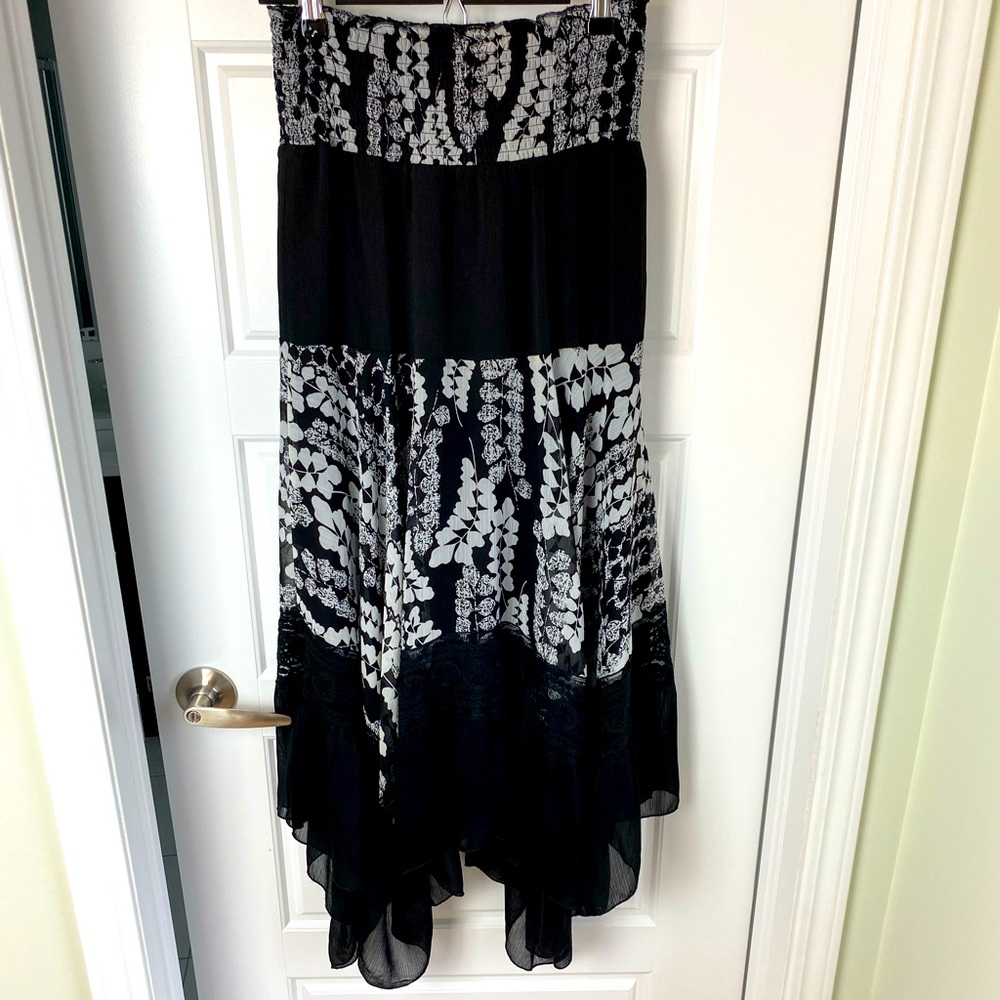 High-Waisted Ruffle Skirt with Floral Motif